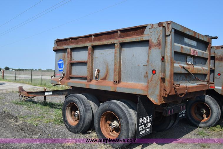 image for item J8196 1995 Wheeler pup trailer