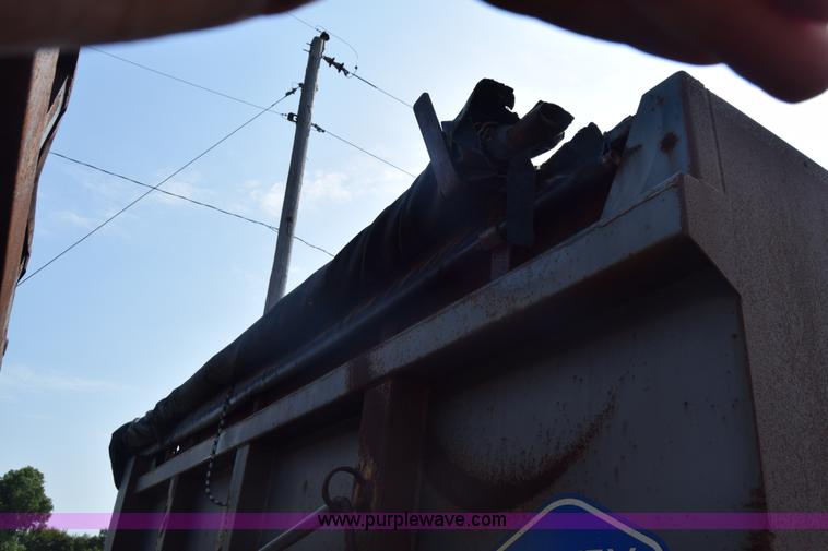 image for item J8196 1995 Wheeler pup trailer