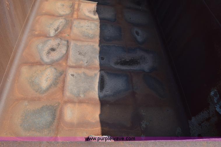 image for item J8196 1995 Wheeler pup trailer