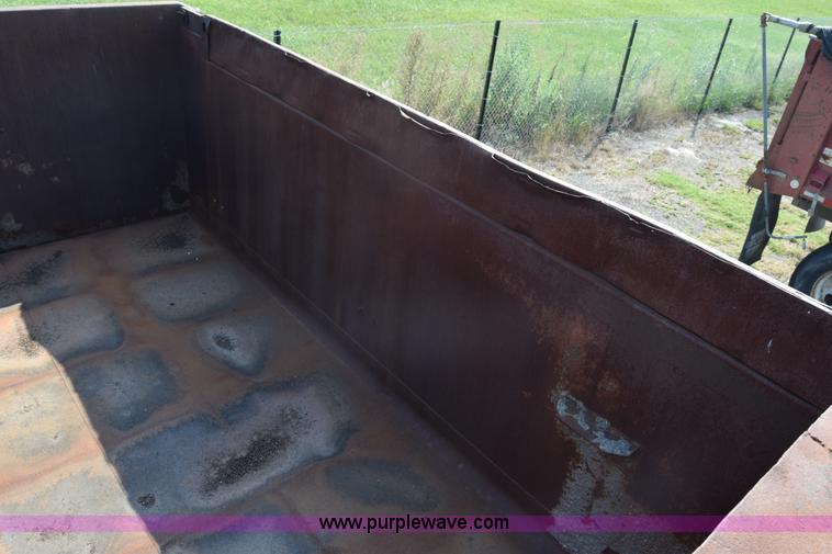 image for item J8196 1995 Wheeler pup trailer