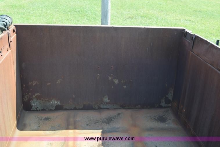 image for item J8196 1995 Wheeler pup trailer