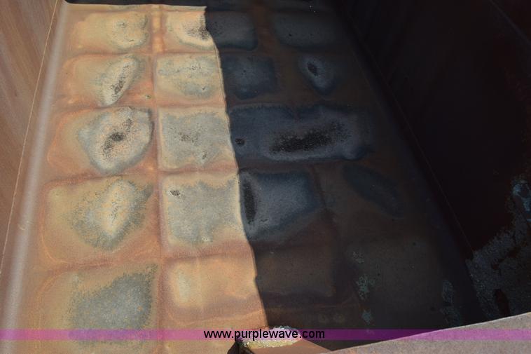 image for item J8196 1995 Wheeler pup trailer