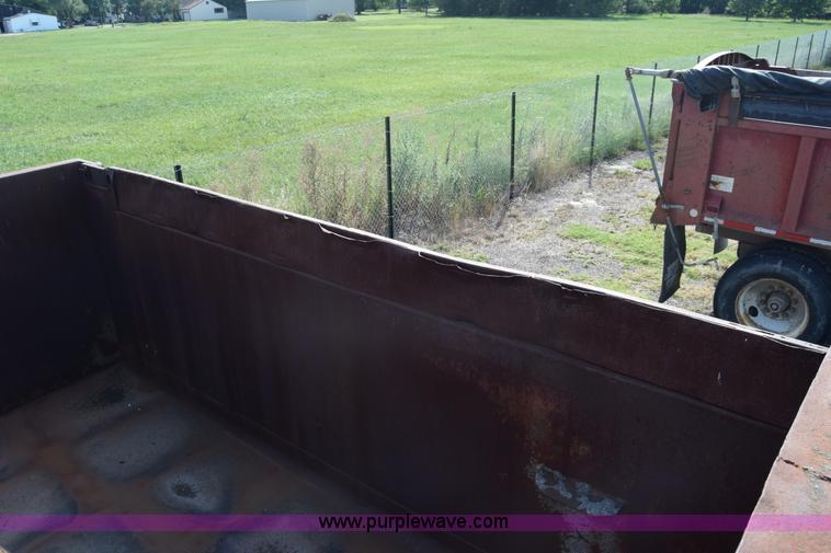 image for item J8196 1995 Wheeler pup trailer