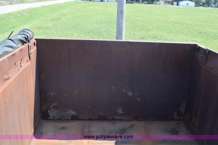 image for item J8196 1995 Wheeler pup trailer