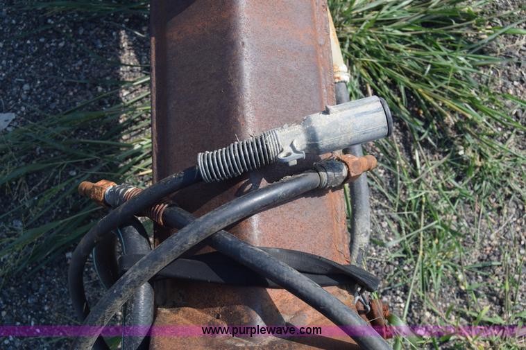 image for item J8196 1995 Wheeler pup trailer