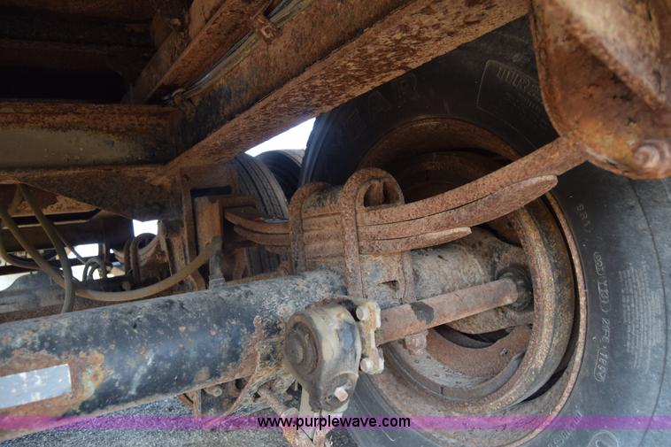 image for item J8196 1995 Wheeler pup trailer