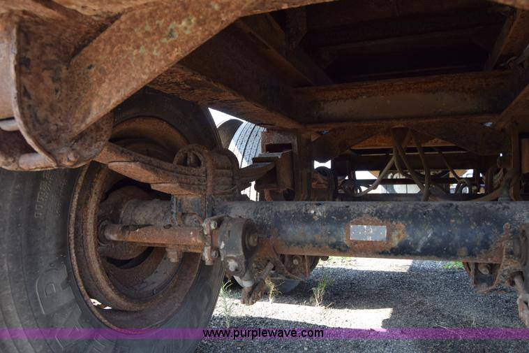 image for item J8196 1995 Wheeler pup trailer