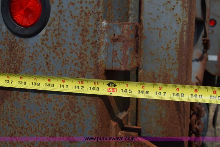 image for item J8196 1995 Wheeler pup trailer