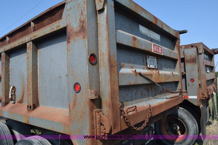 image for item J8196 1995 Wheeler pup trailer