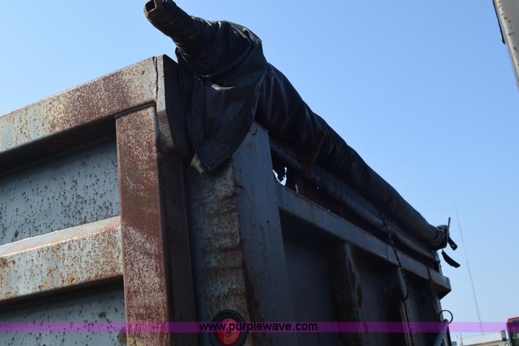 image for item J8196 1995 Wheeler pup trailer