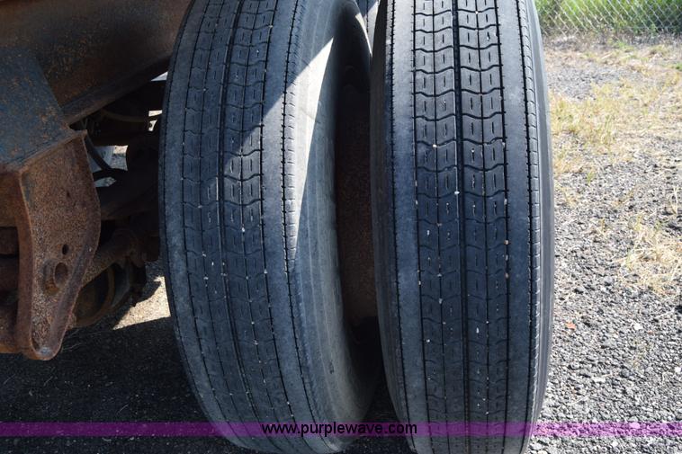 image for item J8196 1995 Wheeler pup trailer