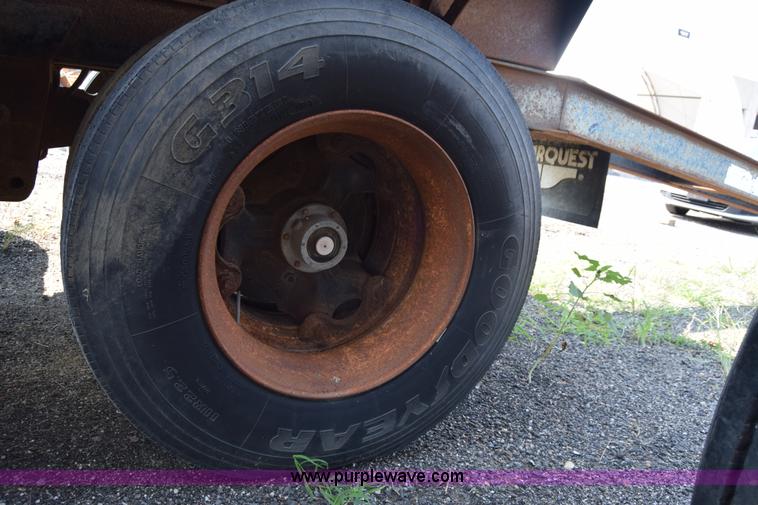 image for item J8196 1995 Wheeler pup trailer