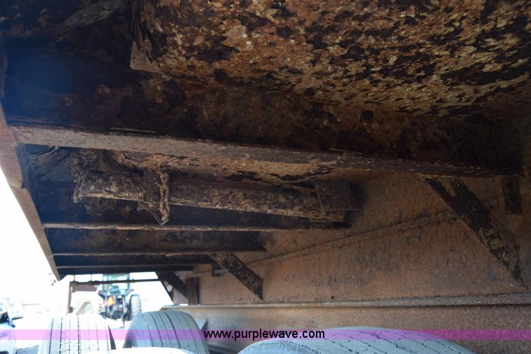 image for item J8196 1995 Wheeler pup trailer