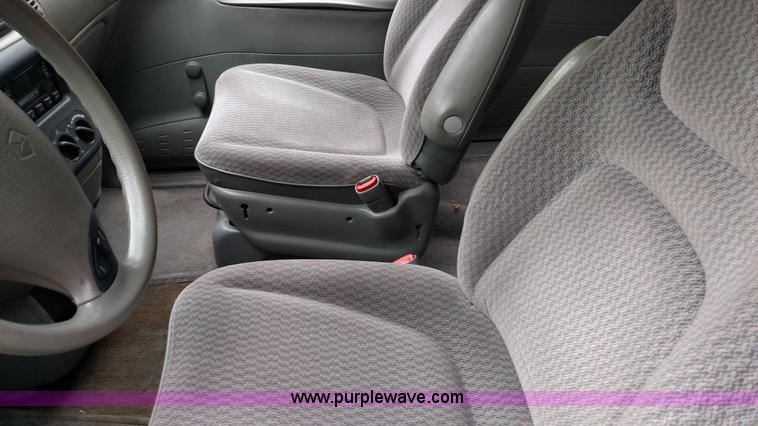 image for item K1247 1999 Dodge Caravan