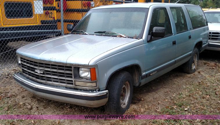 image for item K1249 1993 Chevrolet Suburban C1500 SUV