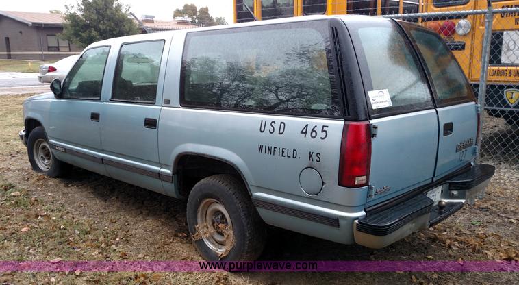 image for item K1249 1993 Chevrolet Suburban C1500 SUV