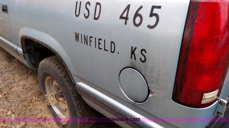 image for item K1249 1993 Chevrolet Suburban C1500 SUV