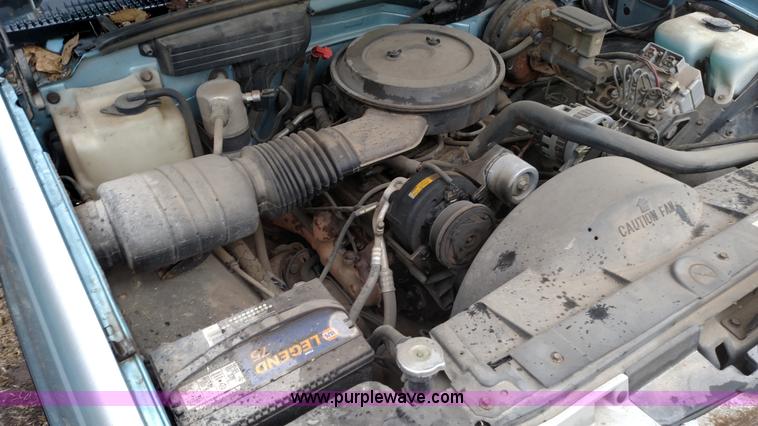 image for item K1249 1993 Chevrolet Suburban C1500 SUV