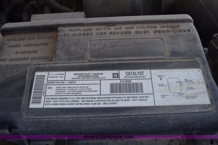 image for item K4821 2002 Chevrolet Silverado 3500 pickup truck cab and chassis