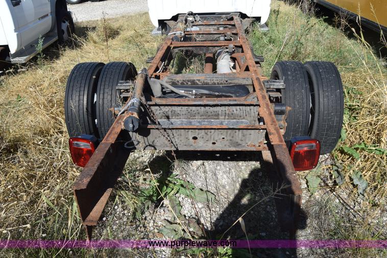 image for item K4821 2002 Chevrolet Silverado 3500 pickup truck cab and chassis