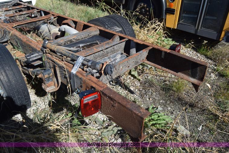 image for item K4821 2002 Chevrolet Silverado 3500 pickup truck cab and chassis