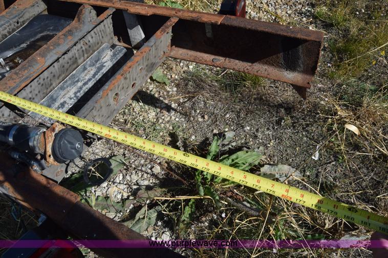 image for item K4821 2002 Chevrolet Silverado 3500 pickup truck cab and chassis