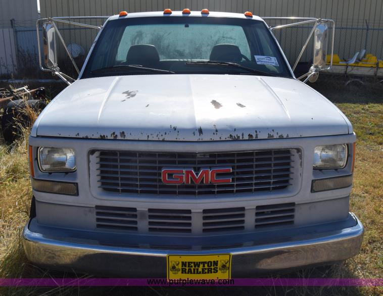 1995 GMC Sierra 3500HD pickup truck cab and chassis in Newton, KS ...