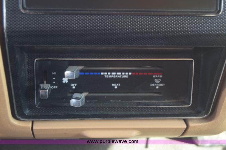 image for item K4827 1984 Ford F700 dump truck