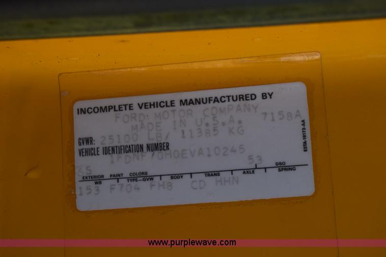 image for item K4827 1984 Ford F700 dump truck