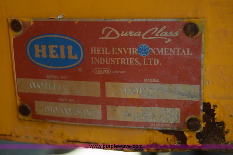 image for item K4827 1984 Ford F700 dump truck