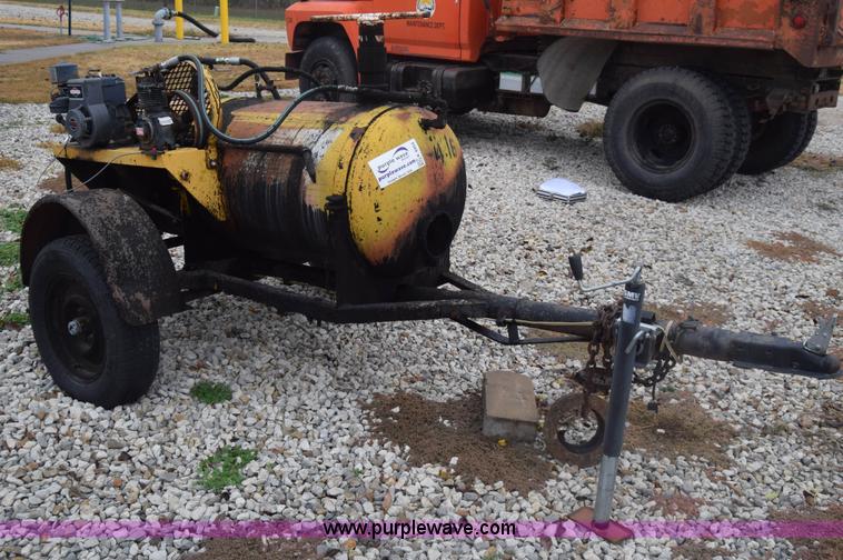 image for item K4904 Tack oil cart