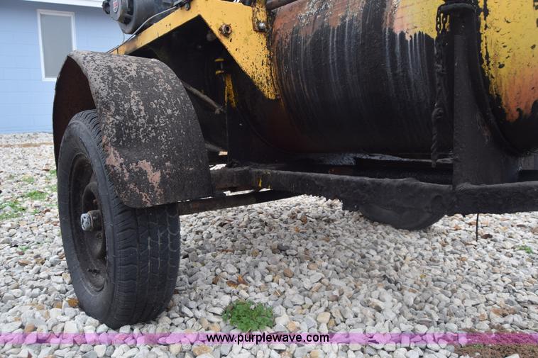 image for item K4904 Tack oil cart