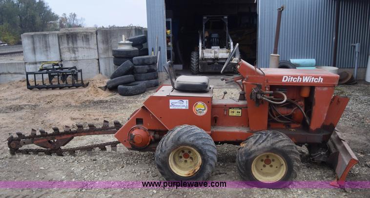 image for item K4906 Ditch Witch J20 trencher