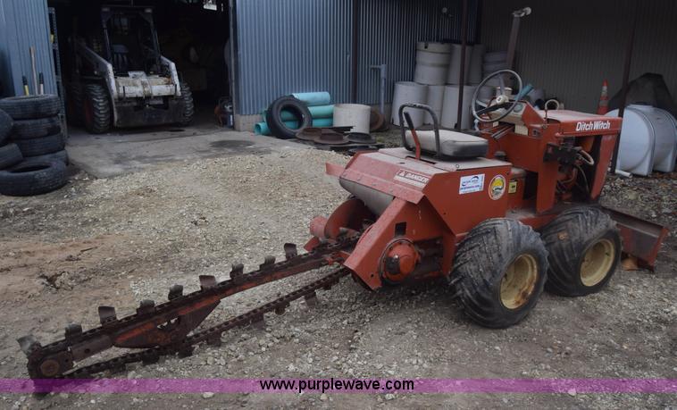 image for item K4906 Ditch Witch J20 trencher