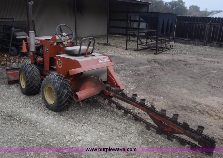 image for item K4906 Ditch Witch J20 trencher