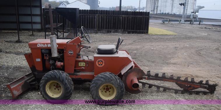 image for item K4906 Ditch Witch J20 trencher