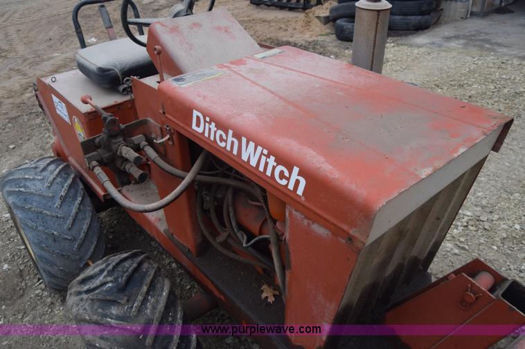 image for item K4906 Ditch Witch J20 trencher