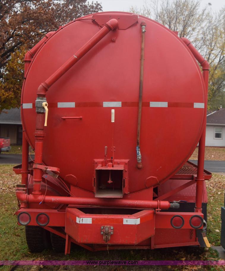 image for item K4908 1975 Ford 8000 Water tanker truck