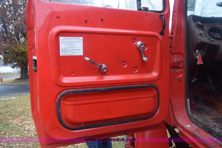 image for item K4908 1975 Ford 8000 Water tanker truck