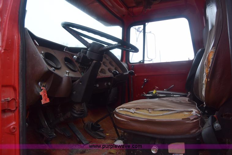 image for item K4908 1975 Ford 8000 Water tanker truck