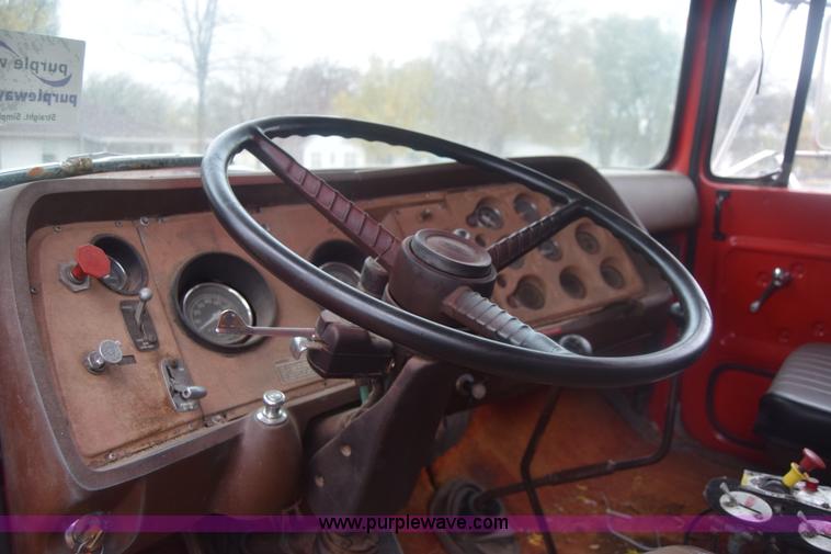 image for item K4908 1975 Ford 8000 Water tanker truck