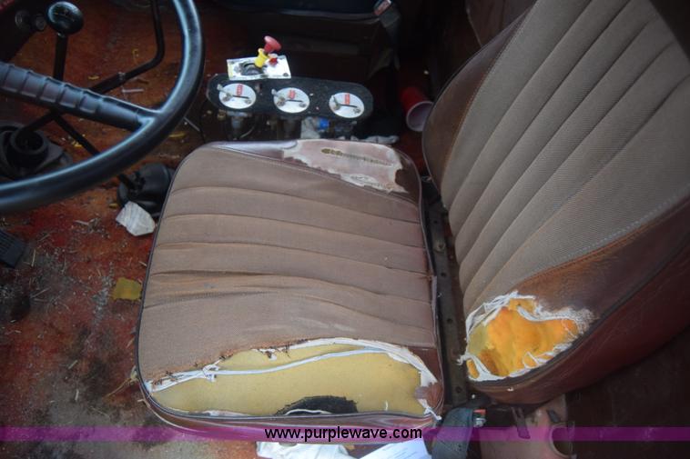 image for item K4908 1975 Ford 8000 Water tanker truck