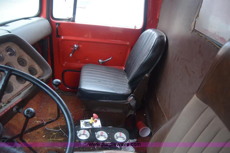 image for item K4908 1975 Ford 8000 Water tanker truck