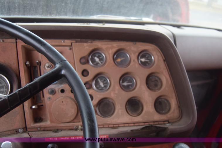 image for item K4908 1975 Ford 8000 Water tanker truck