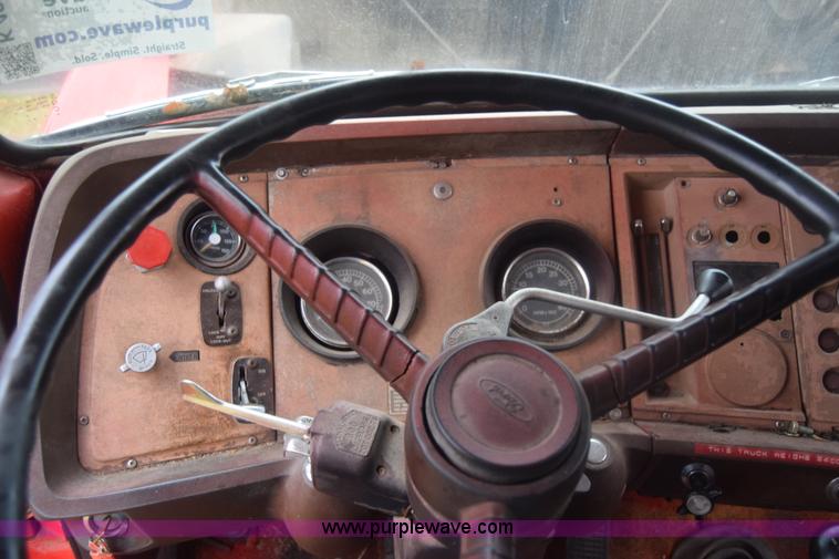 image for item K4908 1975 Ford 8000 Water tanker truck