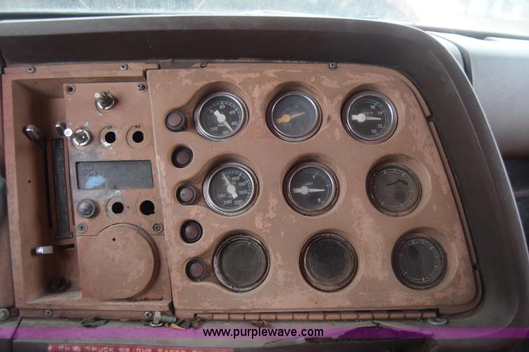 image for item K4908 1975 Ford 8000 Water tanker truck