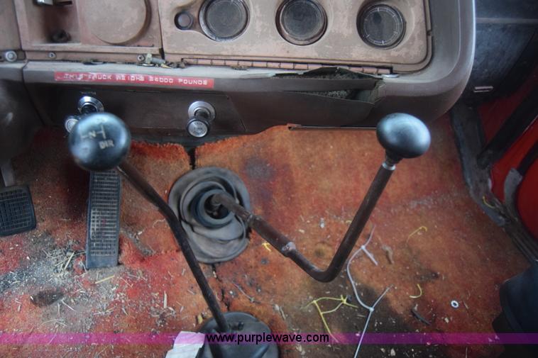 image for item K4908 1975 Ford 8000 Water tanker truck