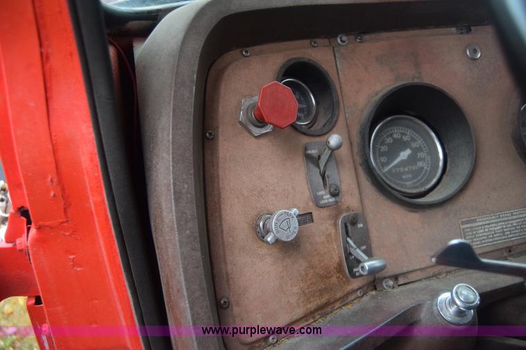 image for item K4908 1975 Ford 8000 Water tanker truck