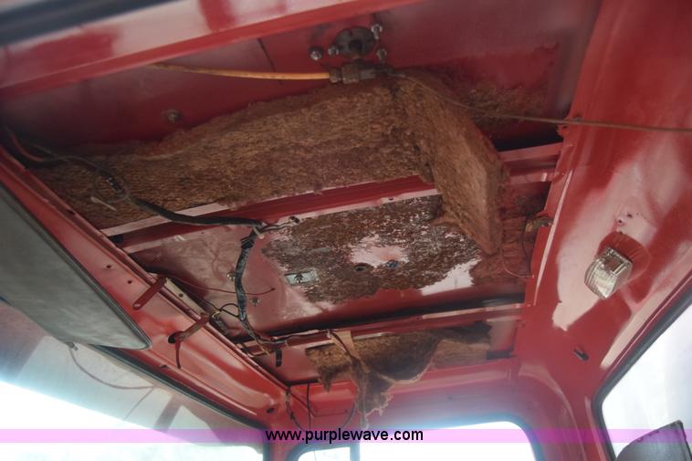 image for item K4908 1975 Ford 8000 Water tanker truck