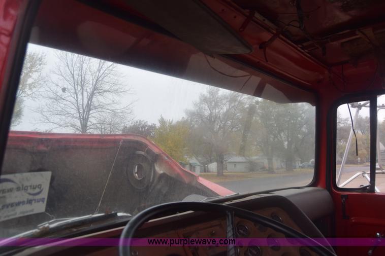 image for item K4908 1975 Ford 8000 Water tanker truck